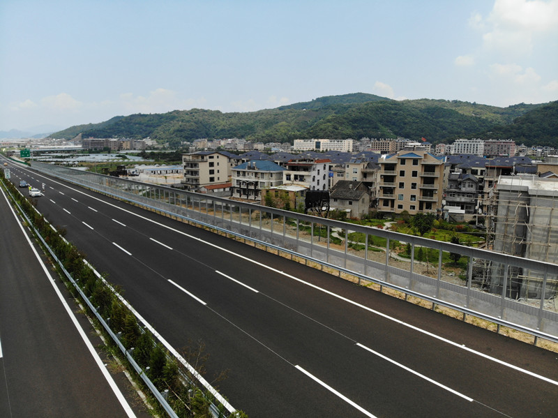公路聲屏障成為促進(jìn)社會(huì)和諧降噪設(shè)施